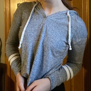 HOLLISTER GRAY LONG SLEEVE SUPER SOFT TOP